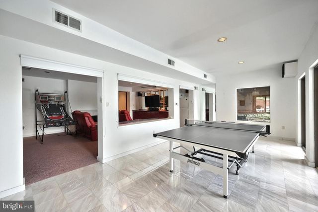 174 SPRINGHOUSE LN, Spring Grove, PA 17362