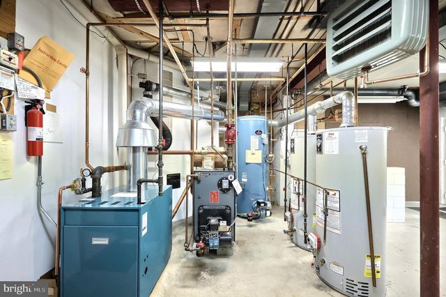 174 SPRINGHOUSE LN, Spring Grove, PA 17362