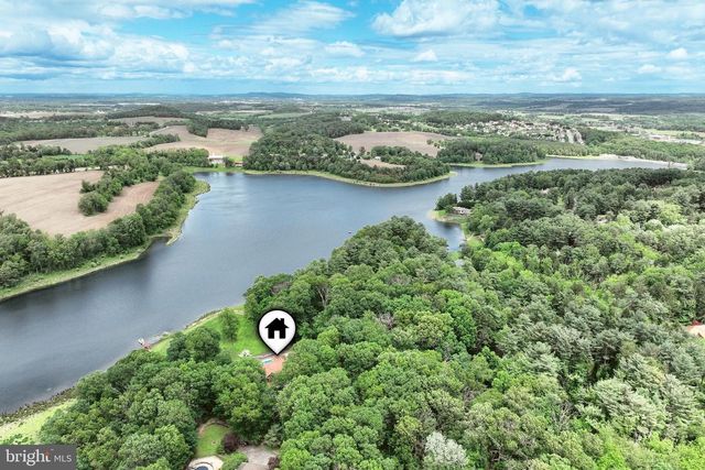 174 SPRINGHOUSE LN, Spring Grove, PA 17362