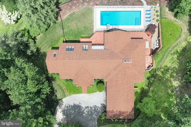 174 SPRINGHOUSE LN, Spring Grove, PA 17362