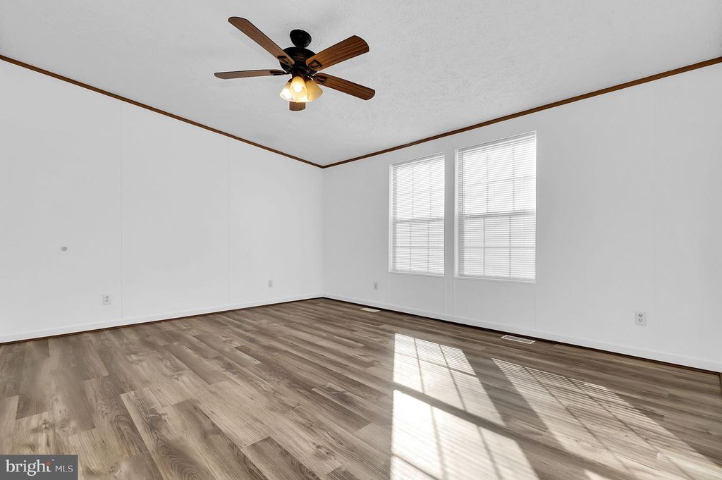 Image 13 of property listing at 7810 CLARK RD #D88, Jessup, MD 20794