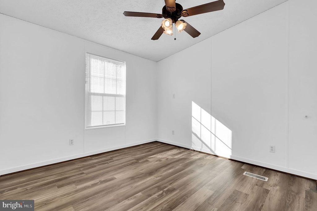 Image 20 of property listing at 7810 CLARK RD #D88, Jessup, MD 20794