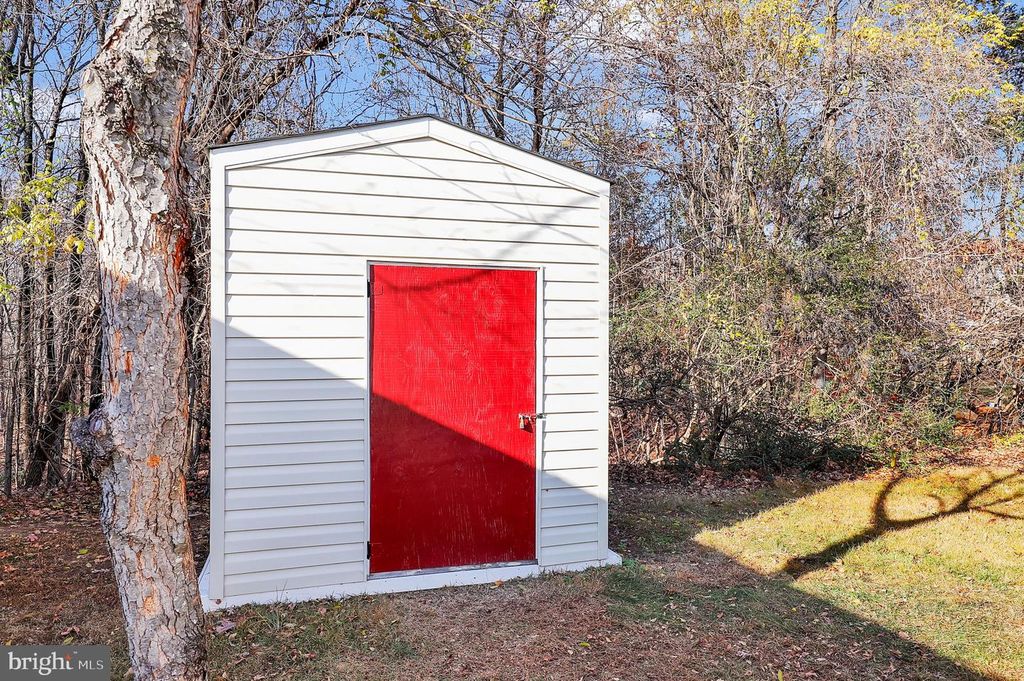 Image 27 of property listing at 7810 CLARK RD #D88, Jessup, MD 20794