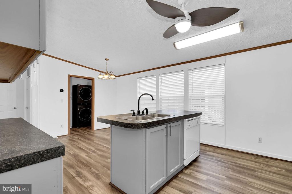 Image 6 of property listing at 7810 CLARK RD #D88, Jessup, MD 20794