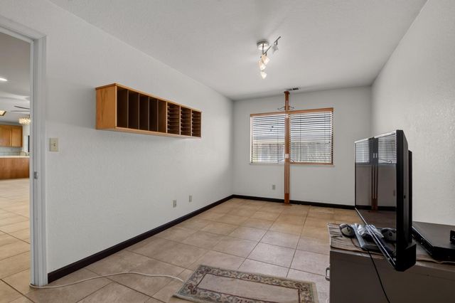 822 River Ave, Oakdale, CA 95361