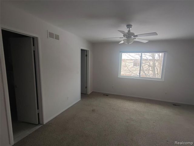 979 Kirts Boulevard, Troy, MI 48084