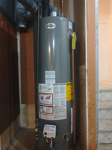 979 Kirts Boulevard, Troy, MI 48084