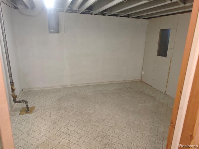 979 Kirts Boulevard, Troy, MI 48084