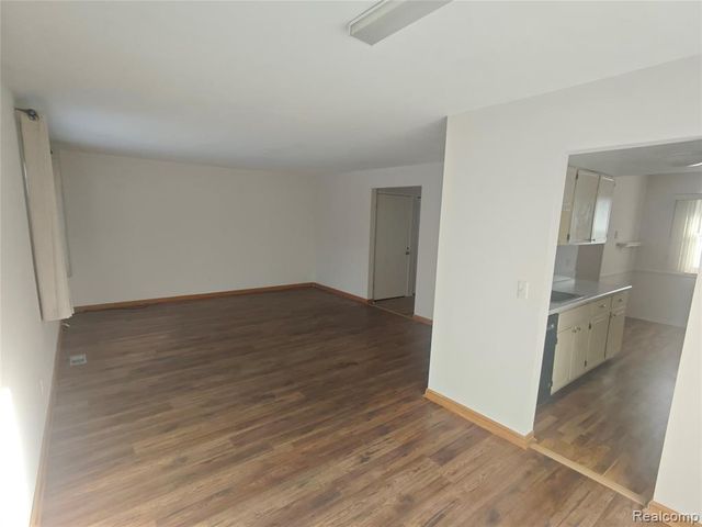 979 Kirts Boulevard, Troy, MI 48084