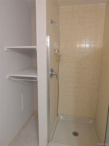 979 Kirts Boulevard, Troy, MI 48084