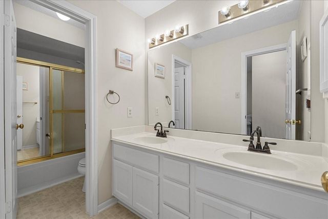 854 Prairie Brook Court, Houston, TX 77062