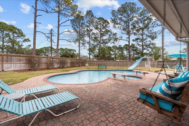 854 Prairie Brook Court, Houston, TX 77062