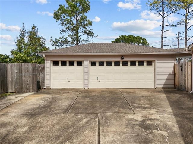 854 Prairie Brook Court, Houston, TX 77062