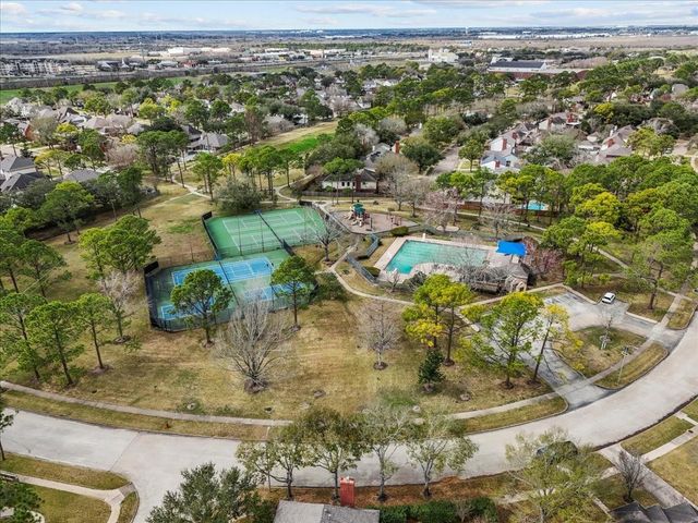 854 Prairie Brook Court, Houston, TX 77062