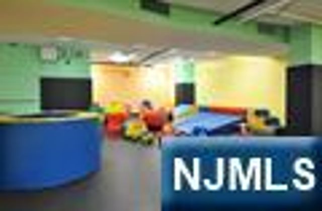 7002 JFK Blvd E 37H, Guttenberg, NJ 07093
