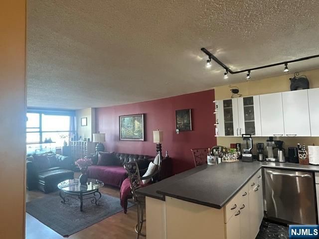 7002 JFK Blvd E 37H, Guttenberg, NJ 07093