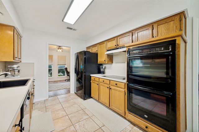 4532 Grey Dawn Drive, Arlington, TX 76017