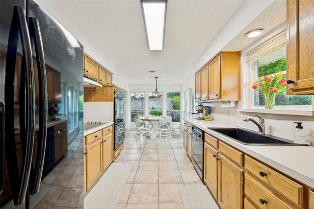 4532 Grey Dawn Drive, Arlington, TX 76017