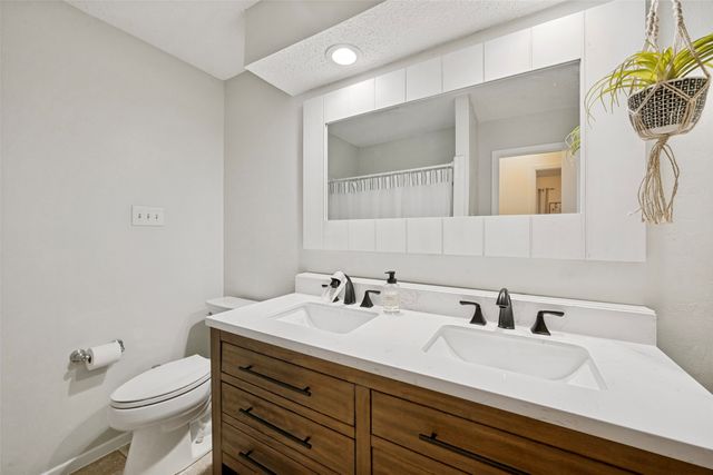 4532 Grey Dawn Drive, Arlington, TX 76017