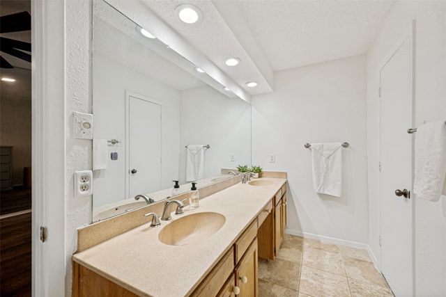 4532 Grey Dawn Drive, Arlington, TX 76017