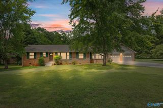 526 Trousdale Drive, Huntsville, AL 35802