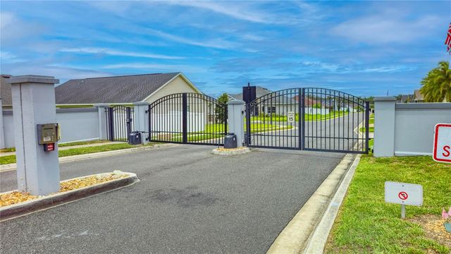 3039 PEARLY DRIVE, Lakeland, FL 33812