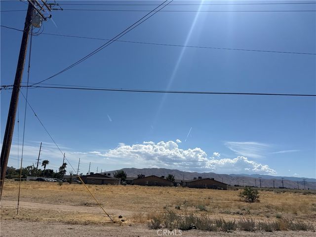 8859 E, Hesperia, CA 92345