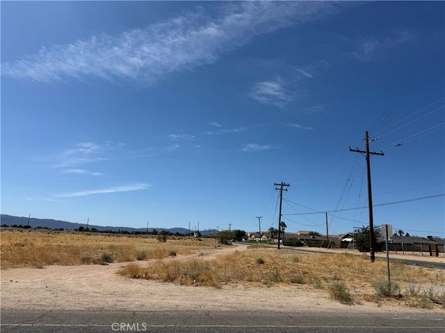 8859 E, Hesperia, CA 92345