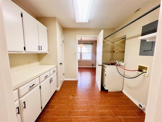 204 Primrose Lane, Hemphill, TX 75948