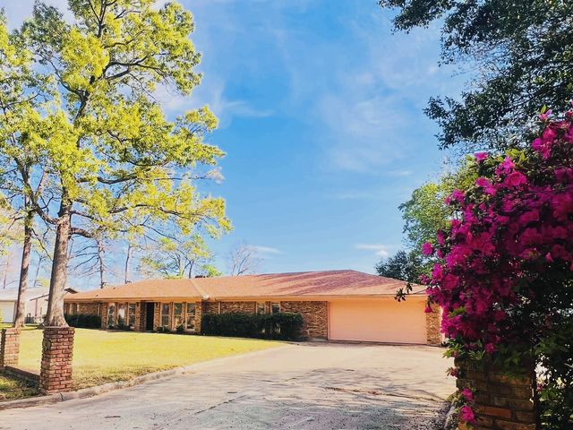 204 Primrose Lane, Hemphill, TX 75948