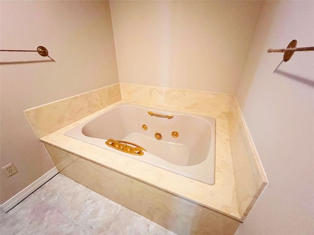 204 Primrose Lane, Hemphill, TX 75948