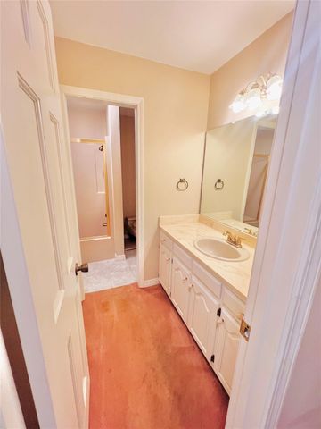 204 Primrose Lane, Hemphill, TX 75948