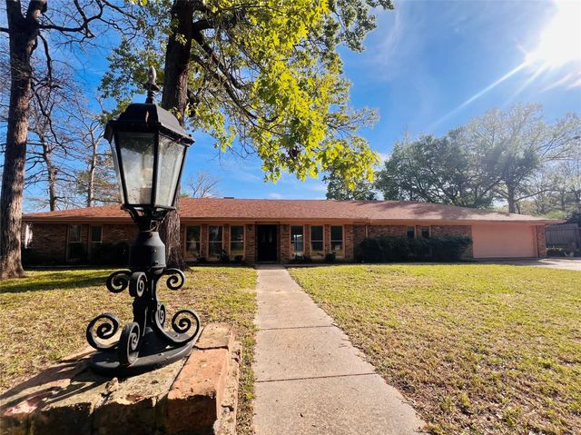 204 Primrose Lane, Hemphill, TX 75948