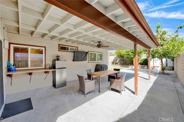 297 W Kirkwall, Azusa, CA 91702