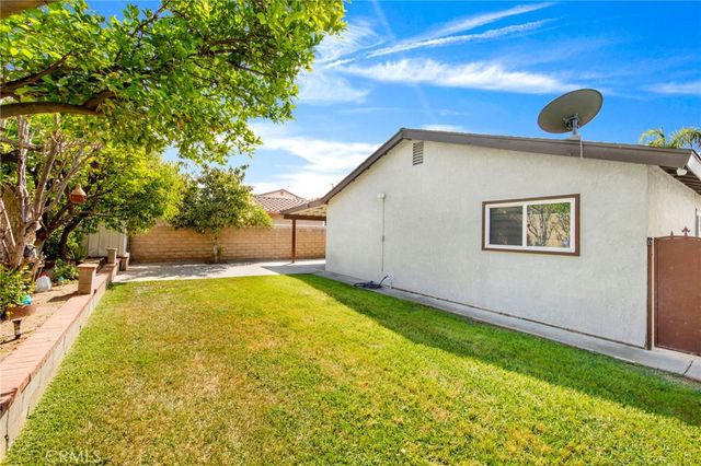 297 W Kirkwall, Azusa, CA 91702