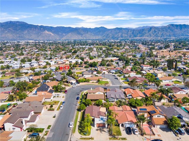 297 W Kirkwall, Azusa, CA 91702