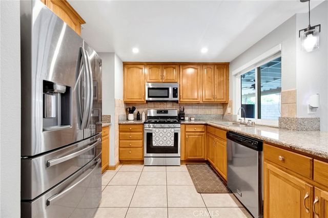 297 W Kirkwall, Azusa, CA 91702