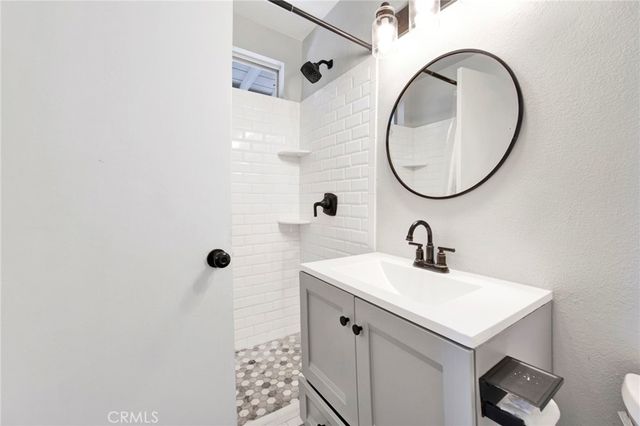 297 W Kirkwall, Azusa, CA 91702