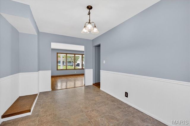 116 S Cadillac Drive, St Charles, MO 63301