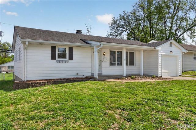 116 S Cadillac Drive, St Charles, MO 63301