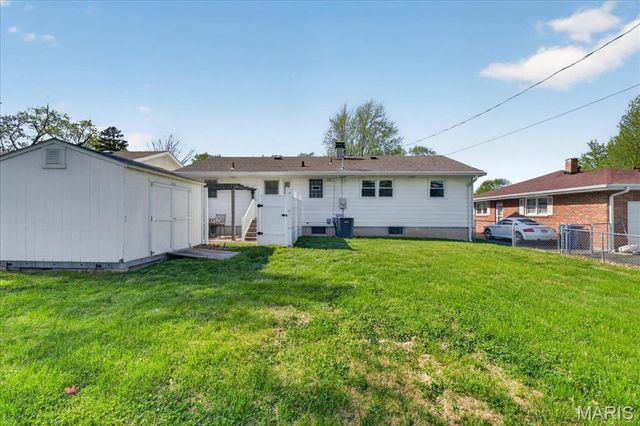 116 S Cadillac Drive, St Charles, MO 63301