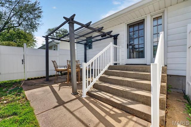 116 S Cadillac Drive, St Charles, MO 63301