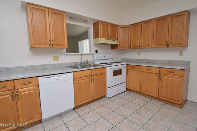 3156 N Vista Del Forte Drive, Tucson, AZ 85712