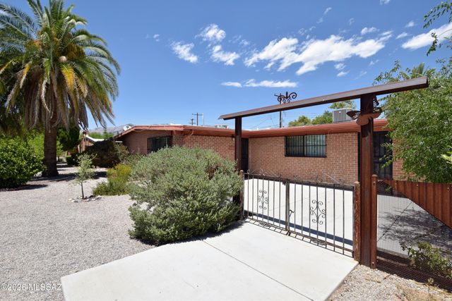 3156 N Vista Del Forte Drive, Tucson, AZ 85712