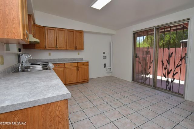3156 N Vista Del Forte Drive, Tucson, AZ 85712