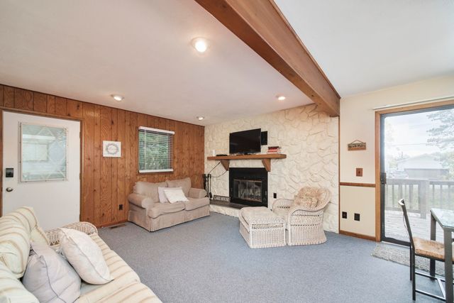 1733 N Lakeview Drive, Mears, MI 49436