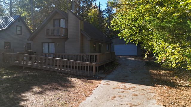 1733 N Lakeview Drive, Mears, MI 49436