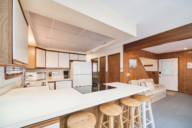 1733 N Lakeview Drive, Mears, MI 49436