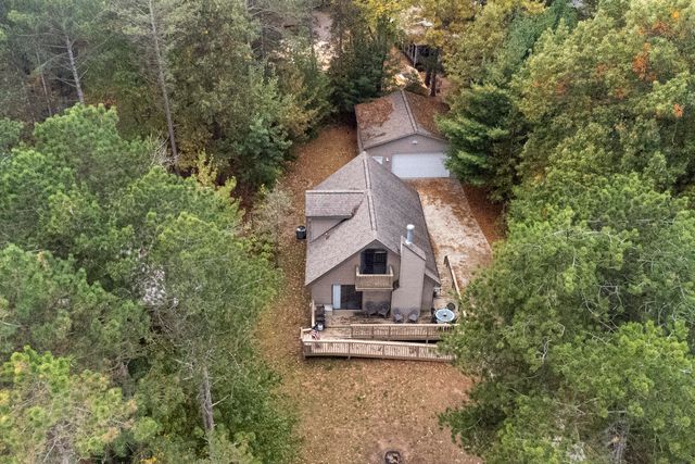 1733 N Lakeview Drive, Mears, MI 49436