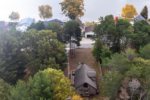 1733 N Lakeview Drive, Mears, MI 49436